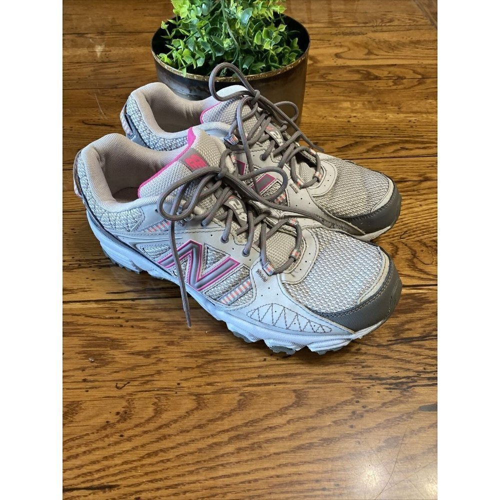 New Balance 412 XLT Trail Women’s Footbed Grey and Pink Lace Up Tennis Shoes 11